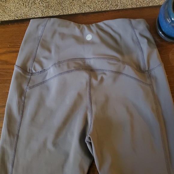 Gray Queenieke leggings - Picture 3 of 4